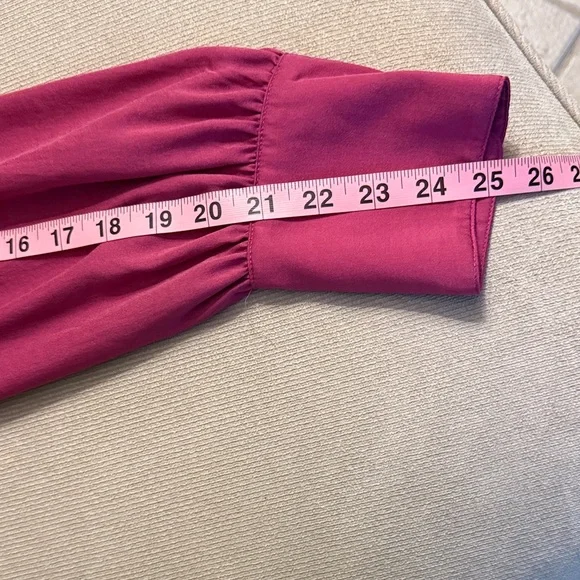 Banana Republic Volume Sleeve V-Neck Blouse Berry Size Large - Picture 6 of 10